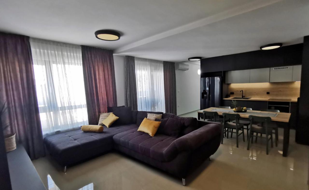 Black Pearl - Luxury Seaside App With Pool & Bbq, Istra Banjole Exterior foto