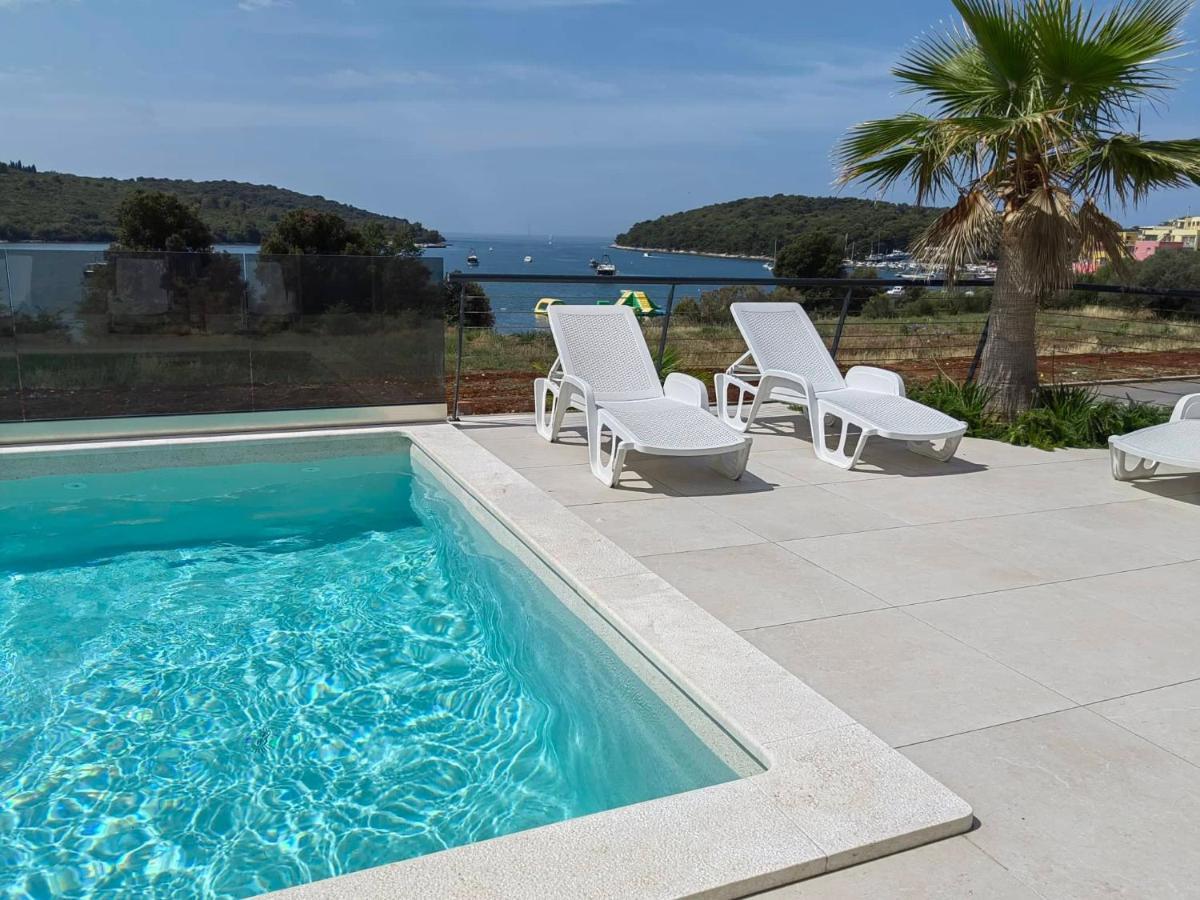 Black Pearl - Luxury Seaside App With Pool & Bbq, Istra Banjole Exterior foto